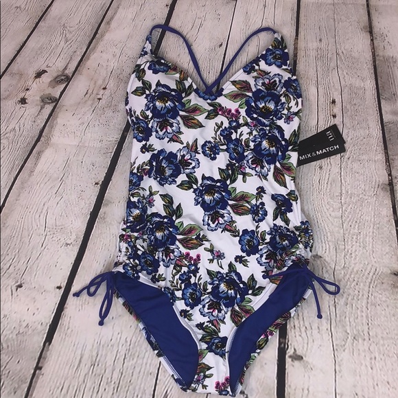 A.N.A One Piece Swimsuit - Picture 1 of 9